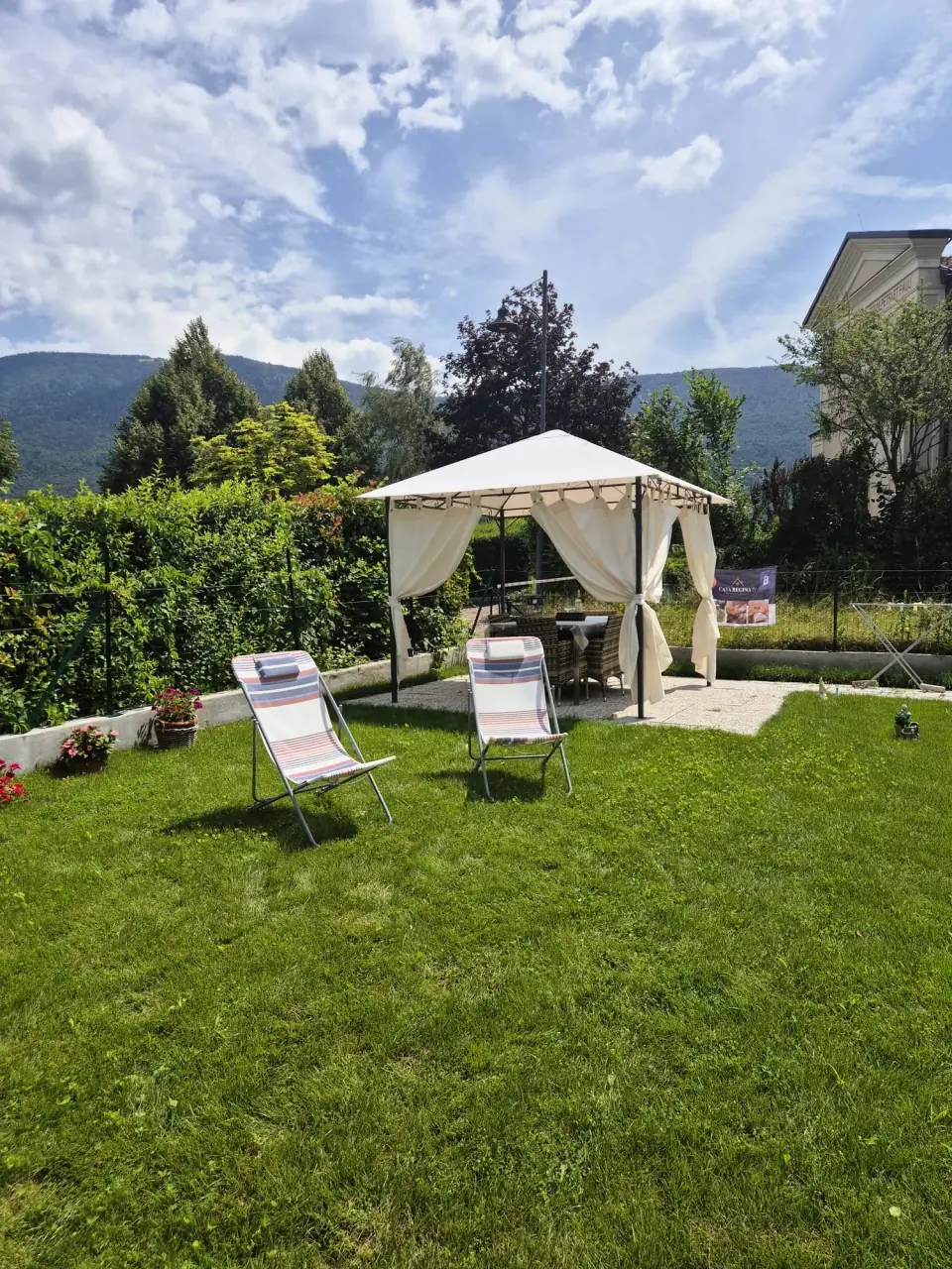 Casa Regina 21 private garden with dining gazebo and sun loungers