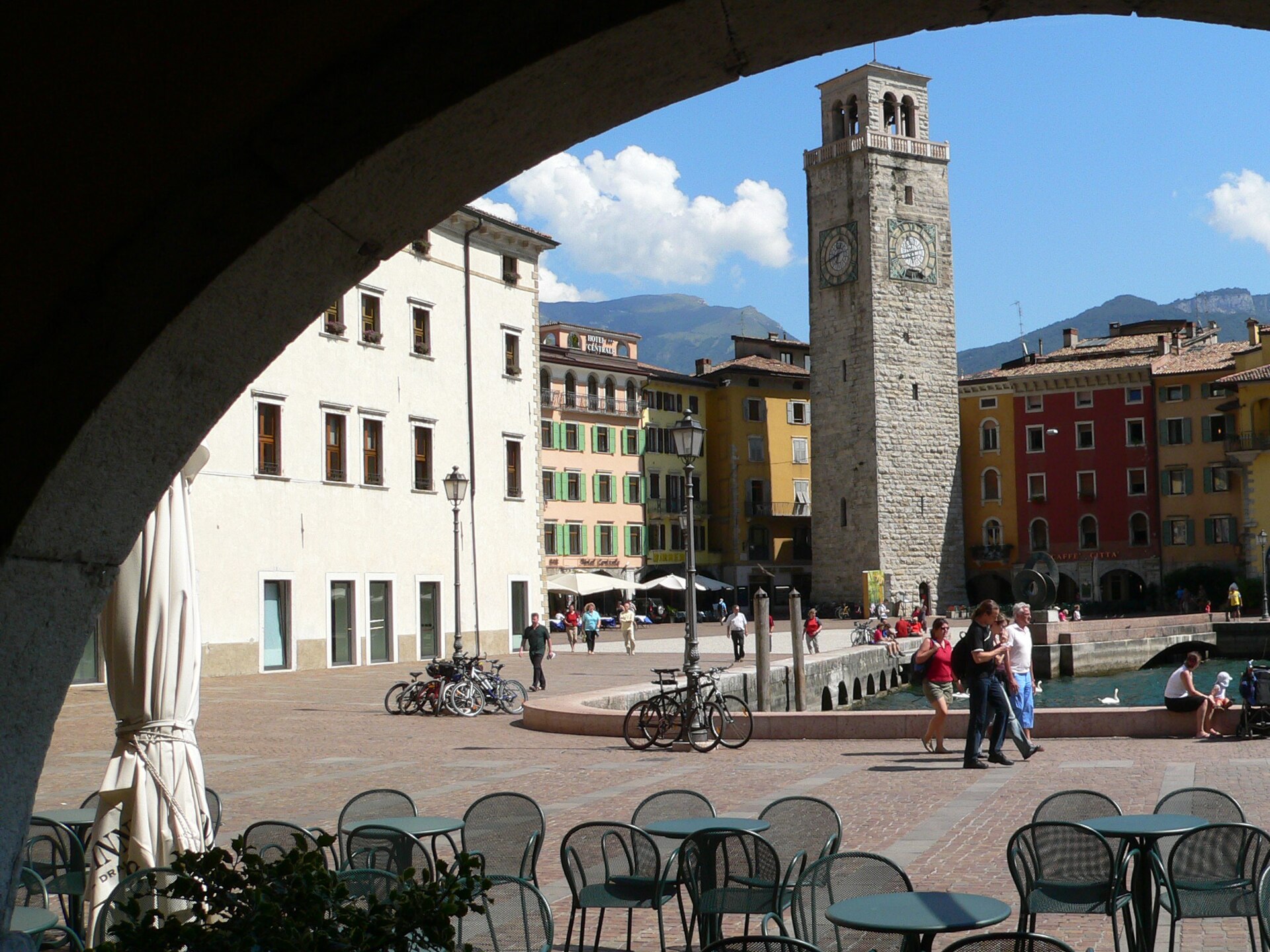 Torre Apponale and Piazza III Novembre beside the old harbour in Riva del Garda